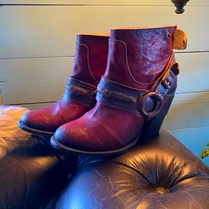 Freebird El Paso booties like new!